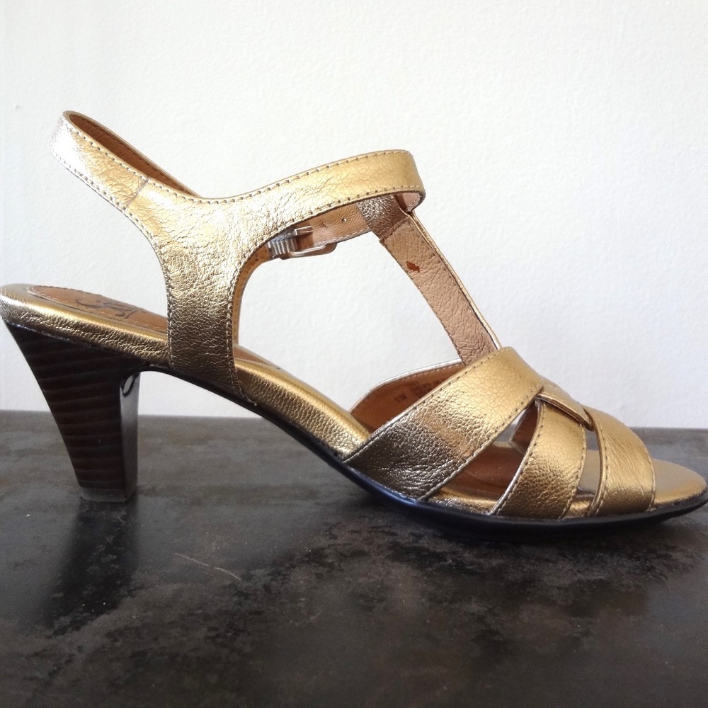 Vintage Metallic Gold Sandals, 6.5
